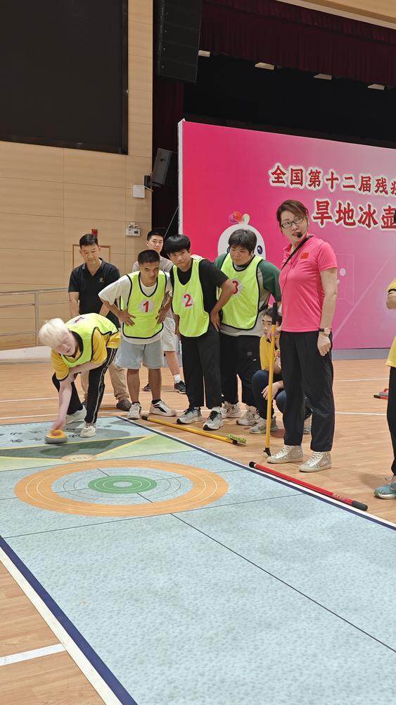 员使用推杆, src